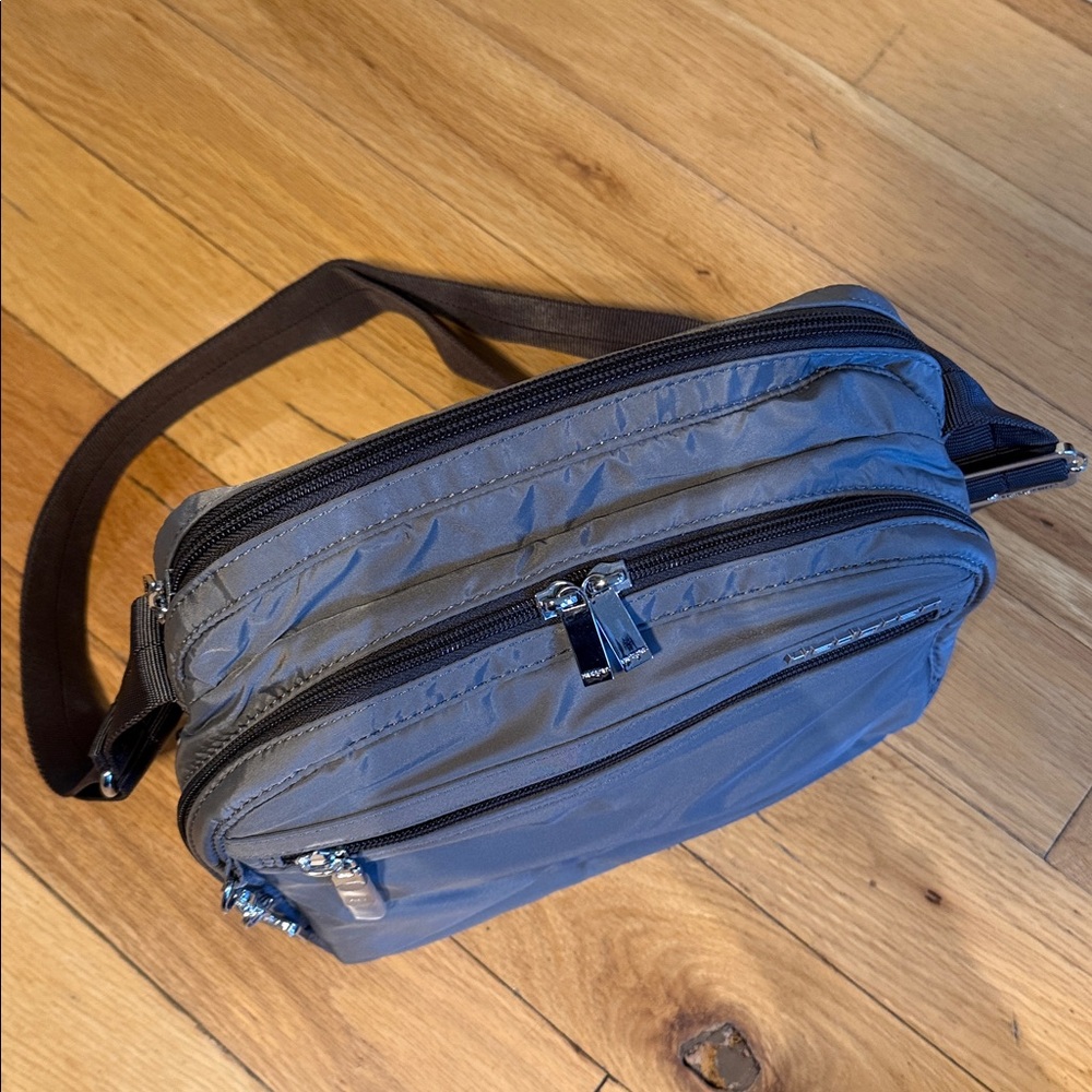 Hedgren inner city metro crossover bag in grey NEW - Picture 8 of 8